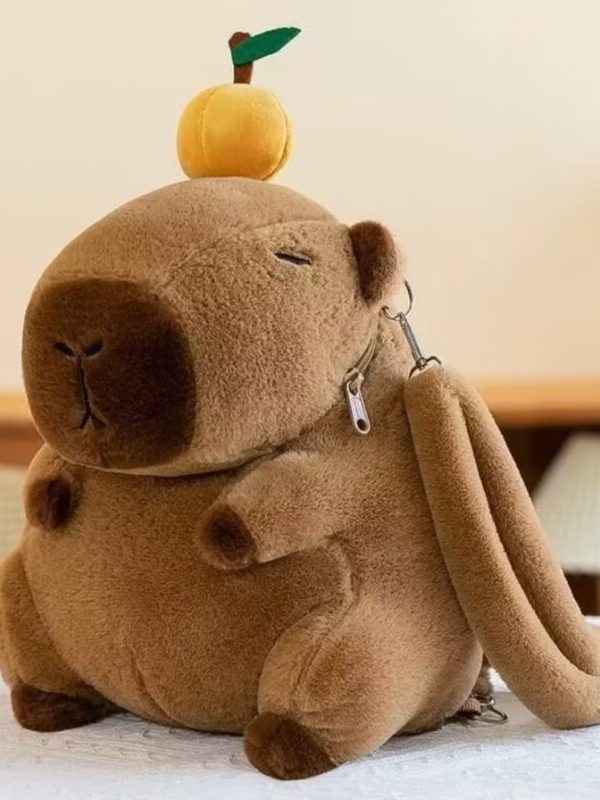 Mochila Capivara Republic®- Pelúcia - Capi Laranja